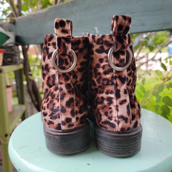 Velvet cheeta combat lace up ankle boots 8.5 - Picture 4 of 9